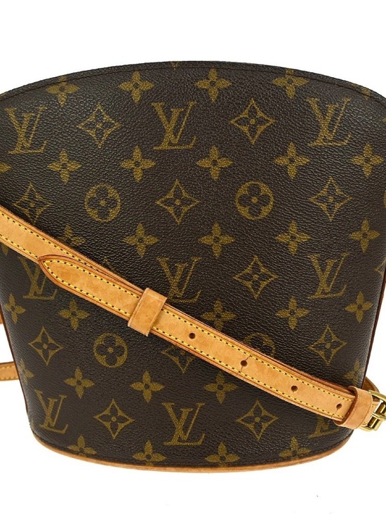 Louis Vuitton Handbags - 💯 Authentic Louis Vuitton Monogram Crossbody DROUOT with Tan Vachetta Strap